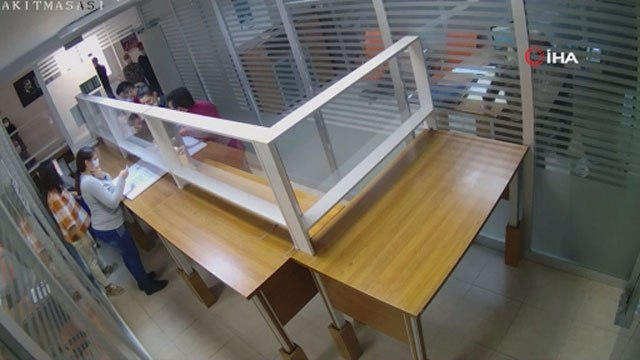 Sahte kimlik düzenleyip, dublör kullandılar, 1 milyonluk dükkanları üzerlerine geçirdiler