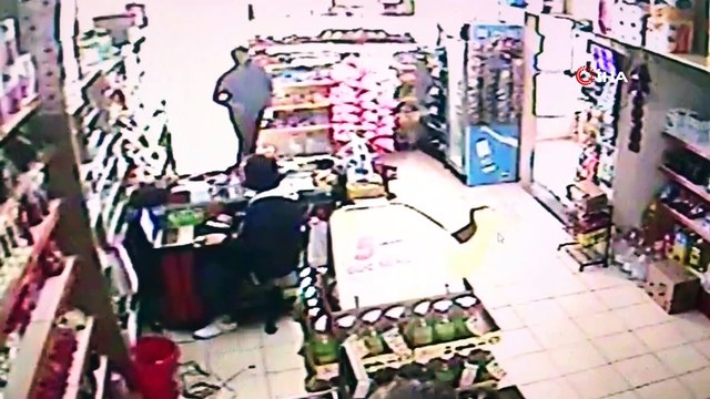 Biri oyaladı, diğeri çaldı