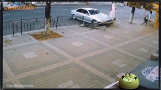 People are awesome ! whatsapp funny accident vidoes