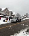 Alabama'da polis arabasına kar topu atan bir grup çocuğa polis ekipleri sert şekilde müdahalede bulunmuş.