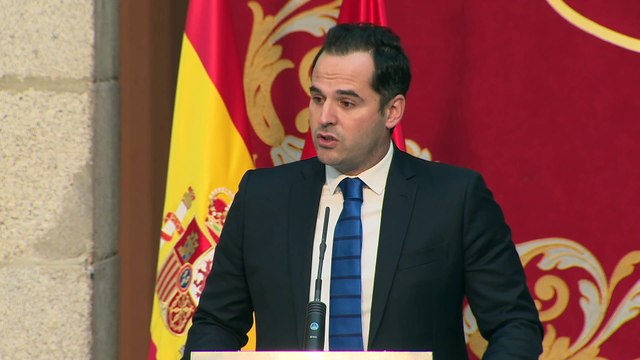 Ignacio Aguado se echa a llorar en directo al hablar de los 70.000 fallecidos