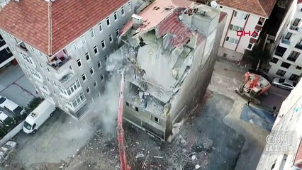 Mahalleliyi yıllardır tedirgin eden bina yıkıldı | Video