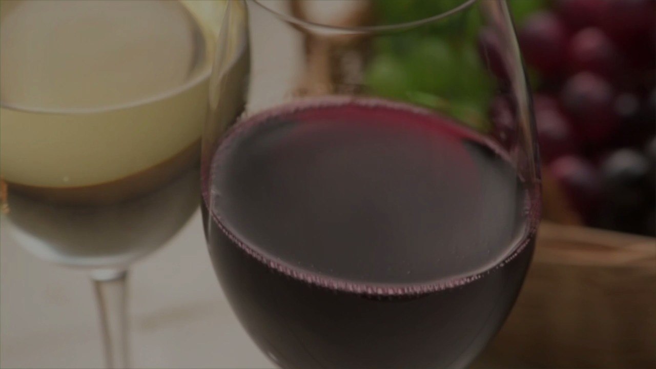 The 7 Best Wines Under $15, According to Sommeliers