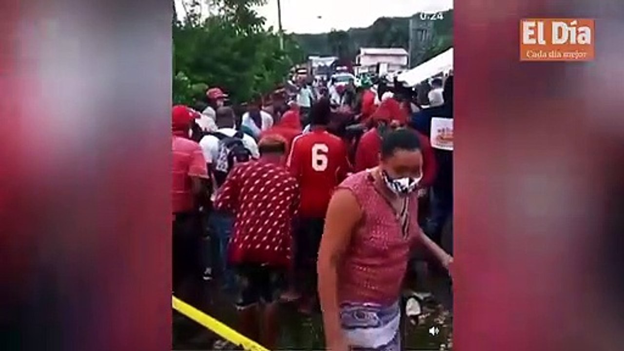 Desaprensivos cargan con todo el ron de camión accidentados