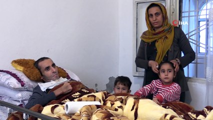 Yatalak eşi ve 5 çocuğuna bakıyor, kendilerine uzanacak yardım elini bekliyor