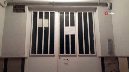 Korona virüs görülen apartmana “Bu konut görüşme ve ziyarete kapalıdır” uyarılı not asıldı