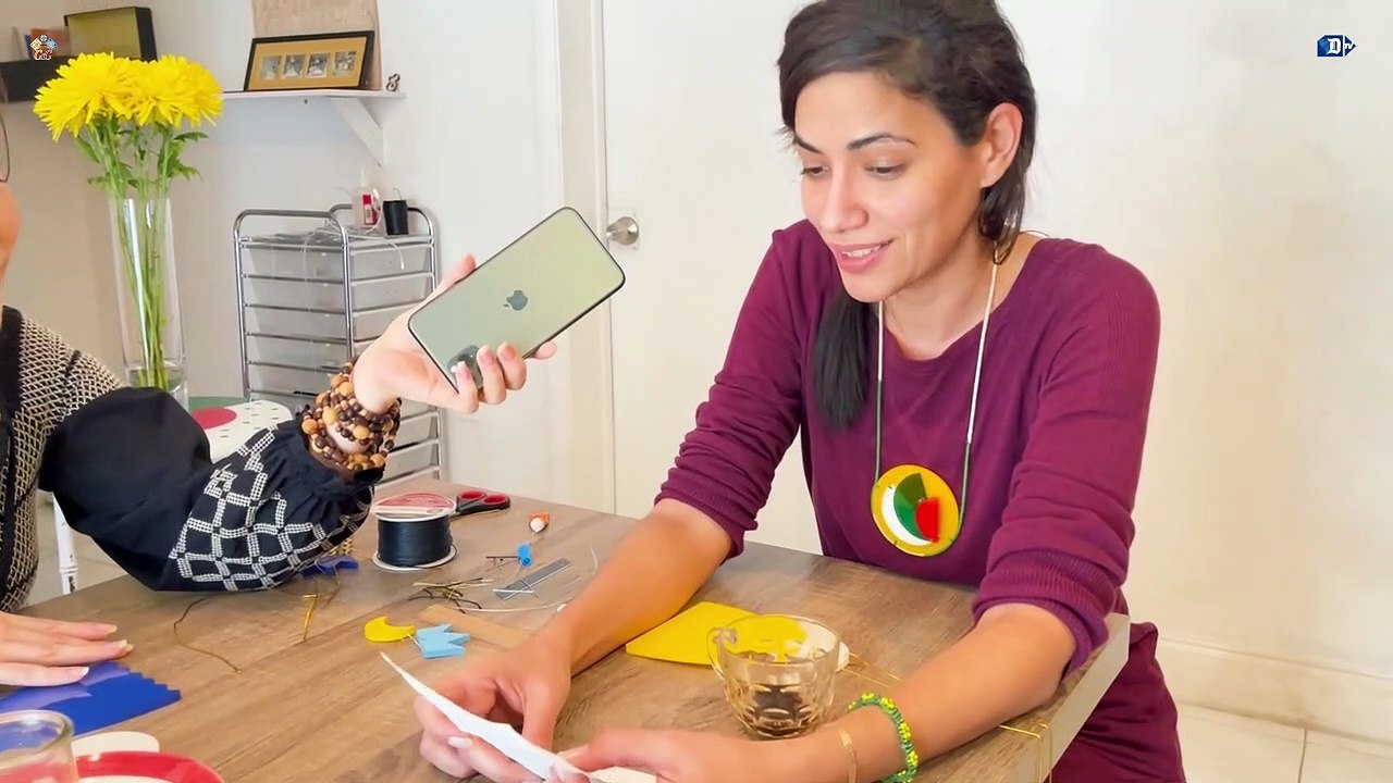 Diseñadora gráfica cubana honra a los Orishas desde Miami |  Café con Camila