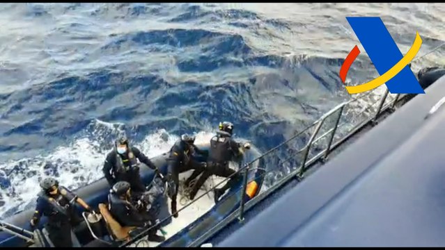 Interceptan en Canarias una embarcación con cerca de 15.000 kilos de hachís