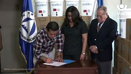 Parlacen dona 501 ecofiltros al MINSA para afectados por huracanes