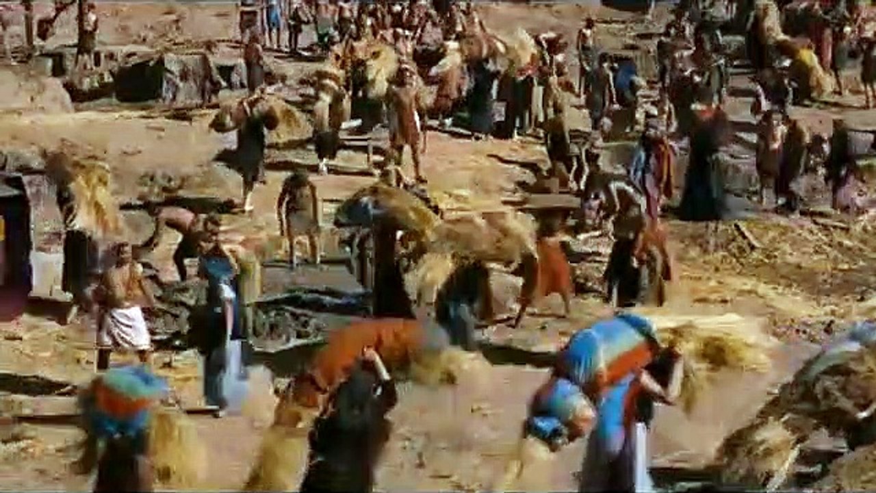 وقال فرعون ذروني اقتل موسى وليدعو ربه