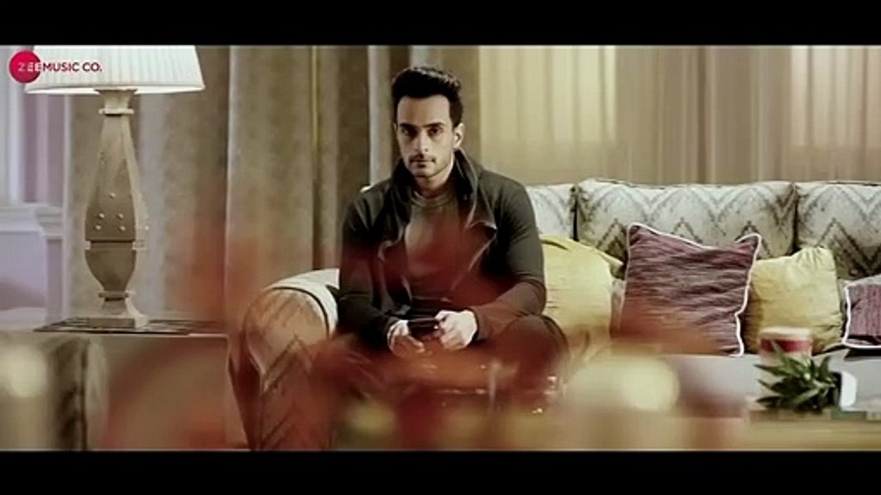 New_Night_sexy_song_|_Official_Music_hot_Video_|_Sara_Khan_&_Angad_Hasija(720p)