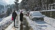 Heavy snowfall in Kashmir-Himachal, roads blocked