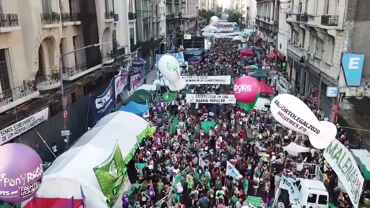 Argentinischer senat stimmt legalisierung von abtreibungen zu