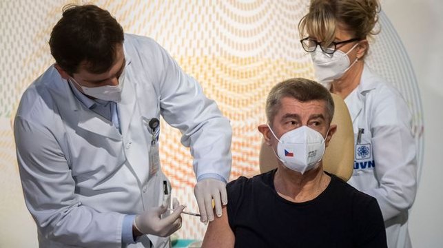 Covid-19, des employés d’une maison de retraite reçoivent par erreur 5 fois la dose du vaccin