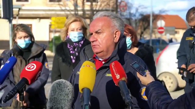 Earthquake in Croatia: New shocking video - Earthquake shakes mayor while on air