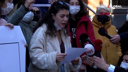 Aylin Sözer'in öldürüldüğü evin önünde eylem