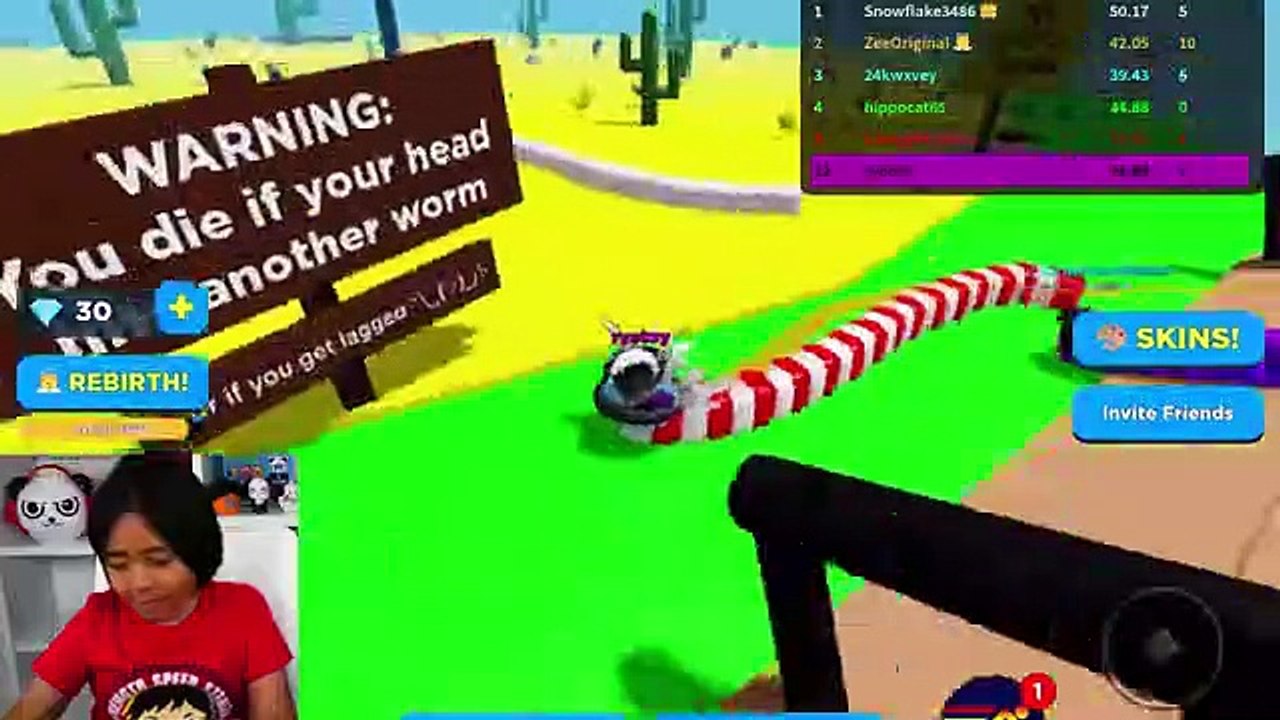 Ryan is a WORM in Roblox! Ryan Vs Mommy! Let's Play Roblox WORMFACE withnRyan's Mommy