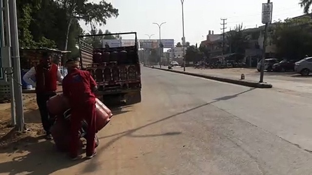 गैस सिलेंडर के दाम बढ़े, रसोई का गड़बड़ाया बजट