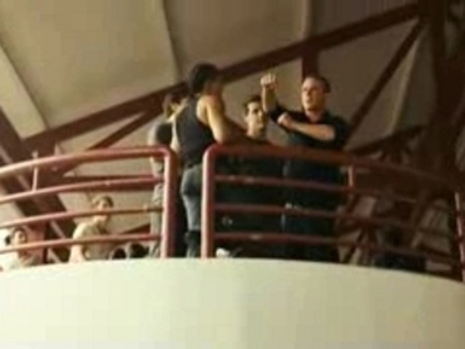 Never Back Down - Trailer - Vreuil