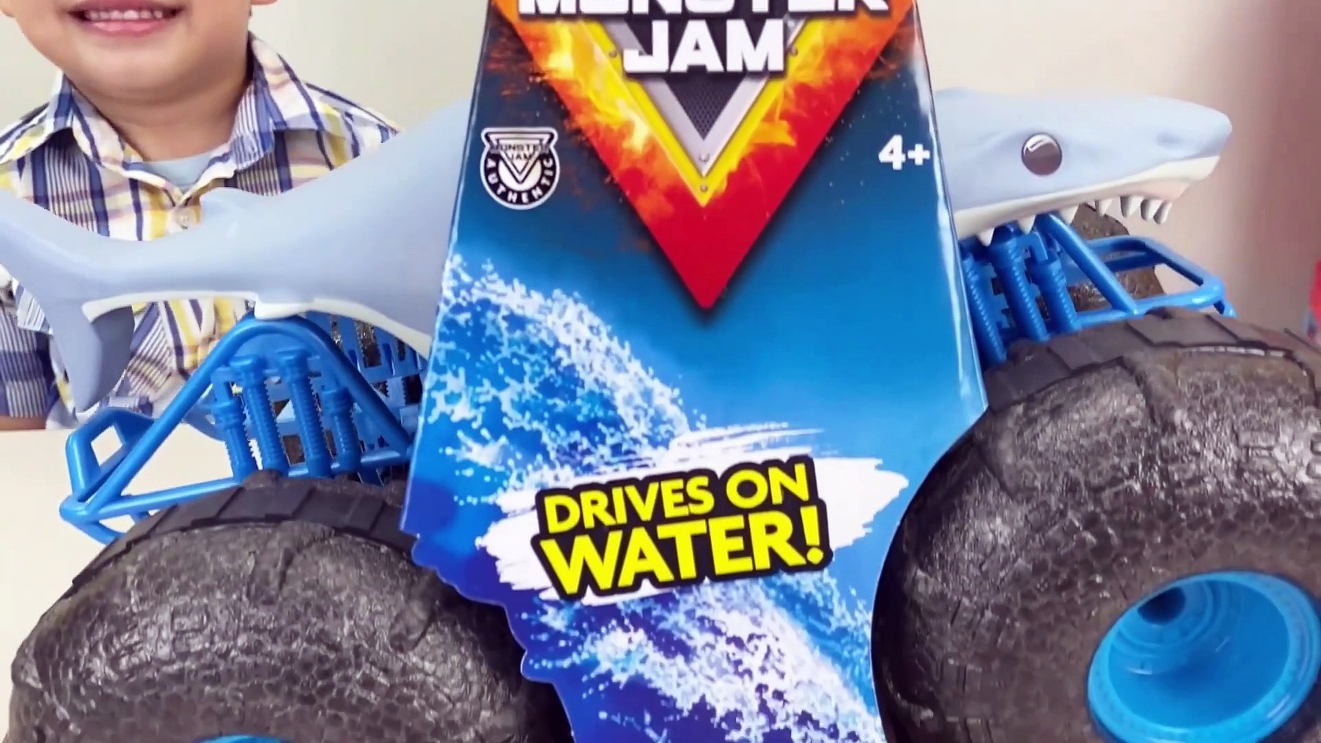 Monster Truck RC Walks on Water 