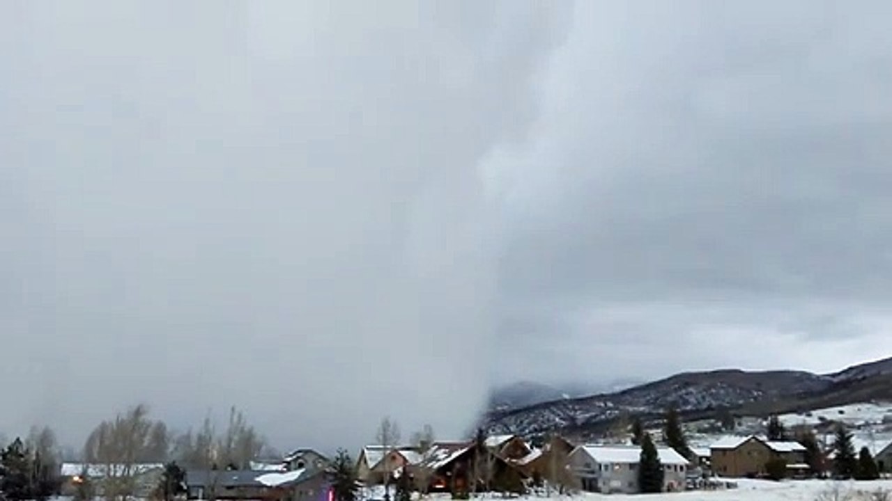 Ce nuage de neige avale tout sur son passage dans le Colorado