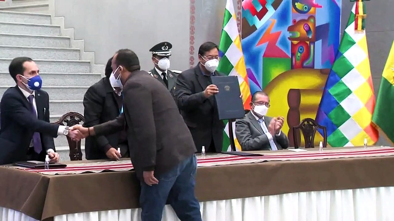 Bolivia acuerda con Rusia compra de 5,2 millones de vacunas Suptnik V
