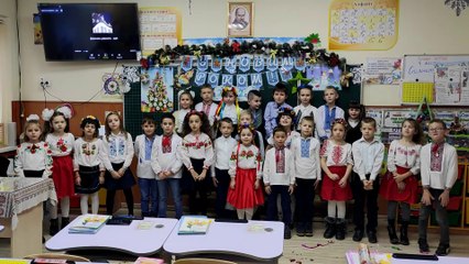 2-Б. Новорічне привітання 2020. Спроба №2