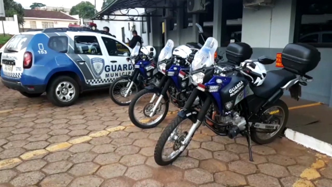ROCAM e GM prendem casal com arma e drogas na Rua das Garças, no Bairro Floresta