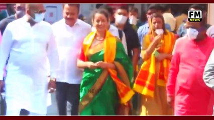 Kangana Ranaut With VIP Security Snapped Outside Dance Rehearsals