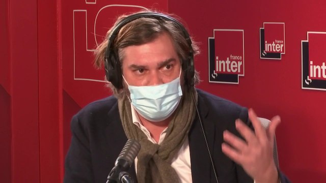 Etienne Gernelle, directeur du magazine Le Point : Le sujet d'Emmanuel Macron c'est la vaccination, mais au-delà, c'est l'économie. Mais il ne parle pas de la suite, il ne dit jamais que cet argent qu'on donne aux Français, il n'existe pas.