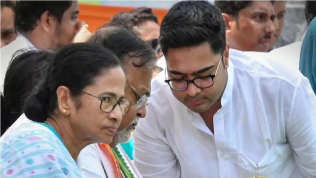 CBI raids Vinay Mishra's Kolkata residences