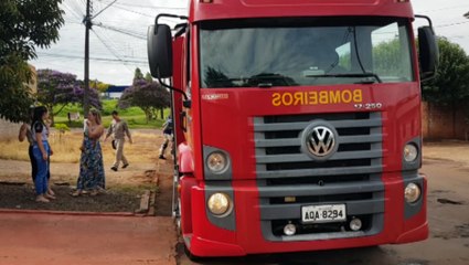 Menina de oito anos prende o dedo em cilindro, na Rua Pombo Correio, no Bairro Floresta