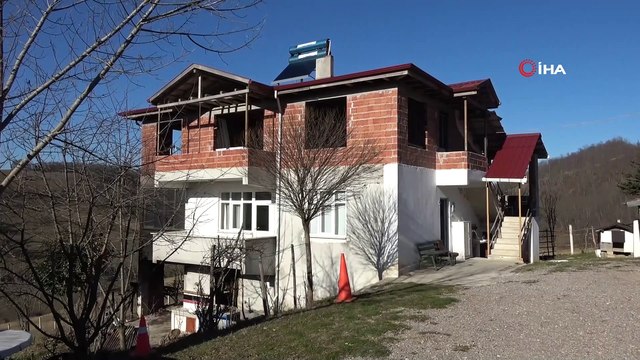 Evi ateşe verirken önce kameralara sonra polise yakalandılar