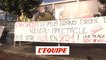Des supporters devant le Stade de la Beaujoire - Foot - L1 - Nantes