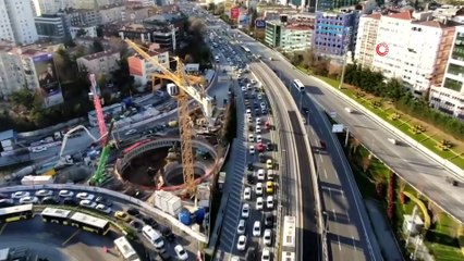 80 Saatlik Sokağa Çıkma Kısıtlaması Öncesi Trafik Durma Noktasına Geldi İha