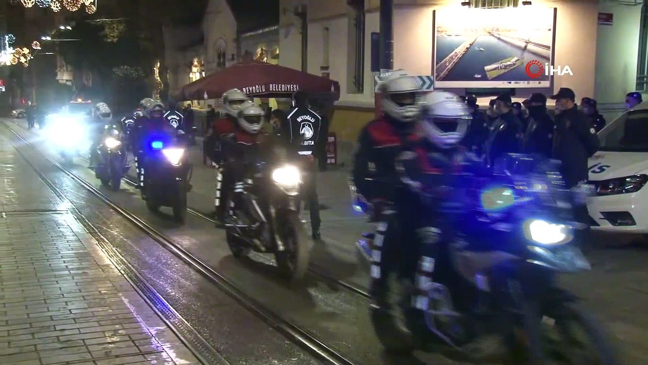 80 saatlik sokak kısıtlaması başladı: Taksim ve İstiklal Caddesi kapatıldı