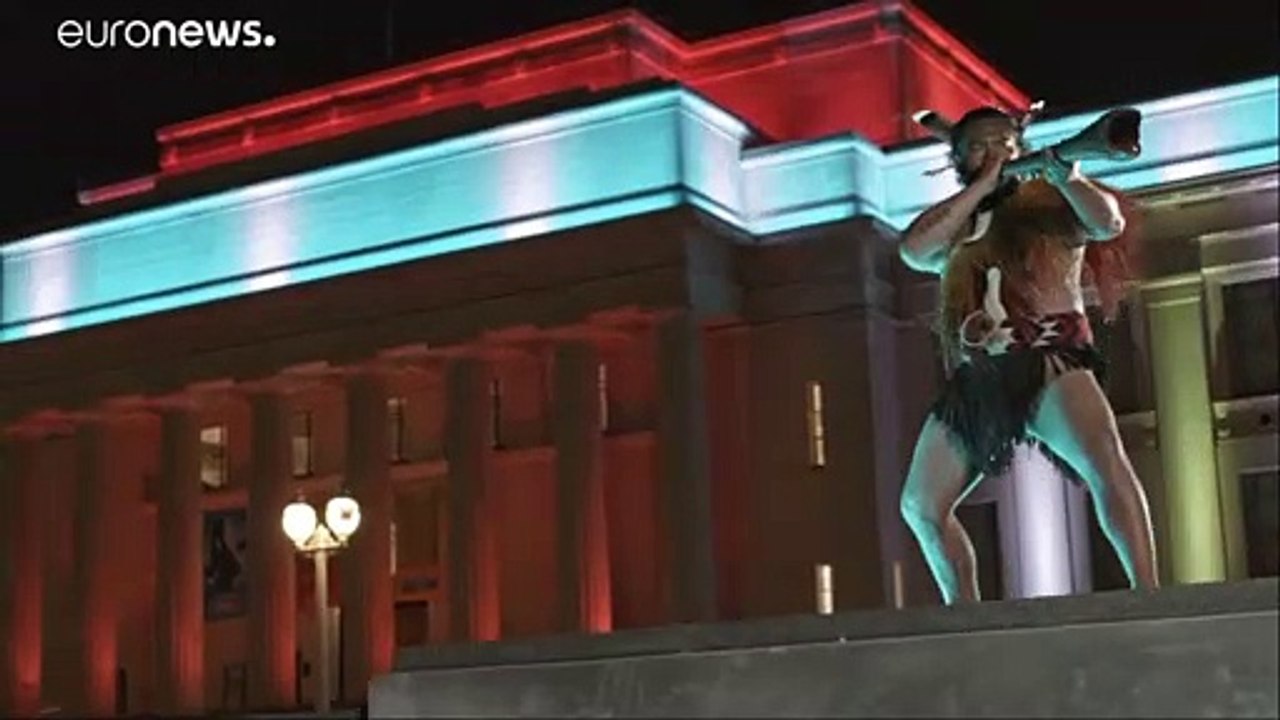 Großes Feuerwerk in Neuseeland, kleine Silvesterfeier in Australien