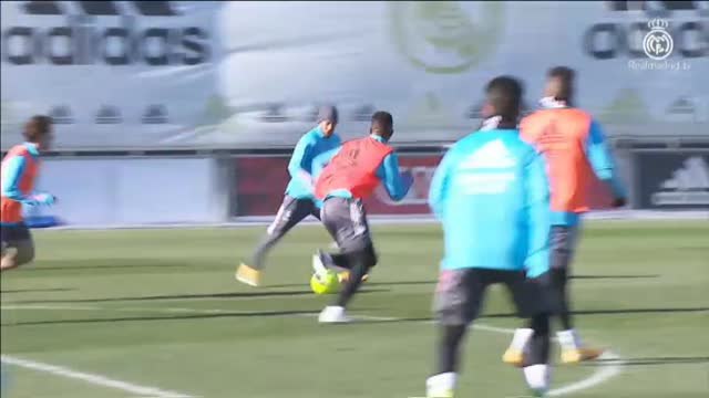 El Real Madrid completa su último entrenamiento del año