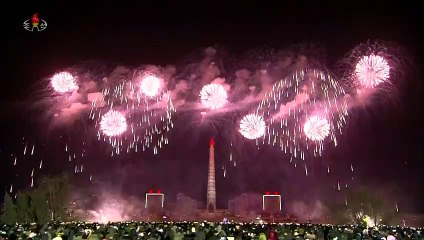 كوريا الشمالية تستقبل العام الجيد بالألعاب النارية والعروض الموسيقية
