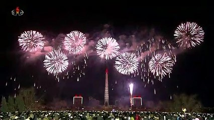 كوريا الشمالية تستقبل العام الجيد بالألعاب النارية والعروض الموسيقية