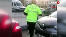 Hatalı park ettiği aracı emniyet otoparkına çekilen kadın polis memurlarına hakaret etti