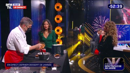 Скачать видео: Noisettes, chocolat... Le chef pâtissier Nicolas Bernardé prépare le dernier dessert de l'année