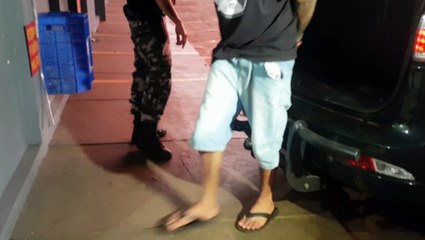 Choque encaminha dois para a delegacia com cocaína, crack e maconha