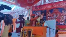 अयोध्या हनुमानगढ़ी के संत ने कथावाचक का किया स्वागत
