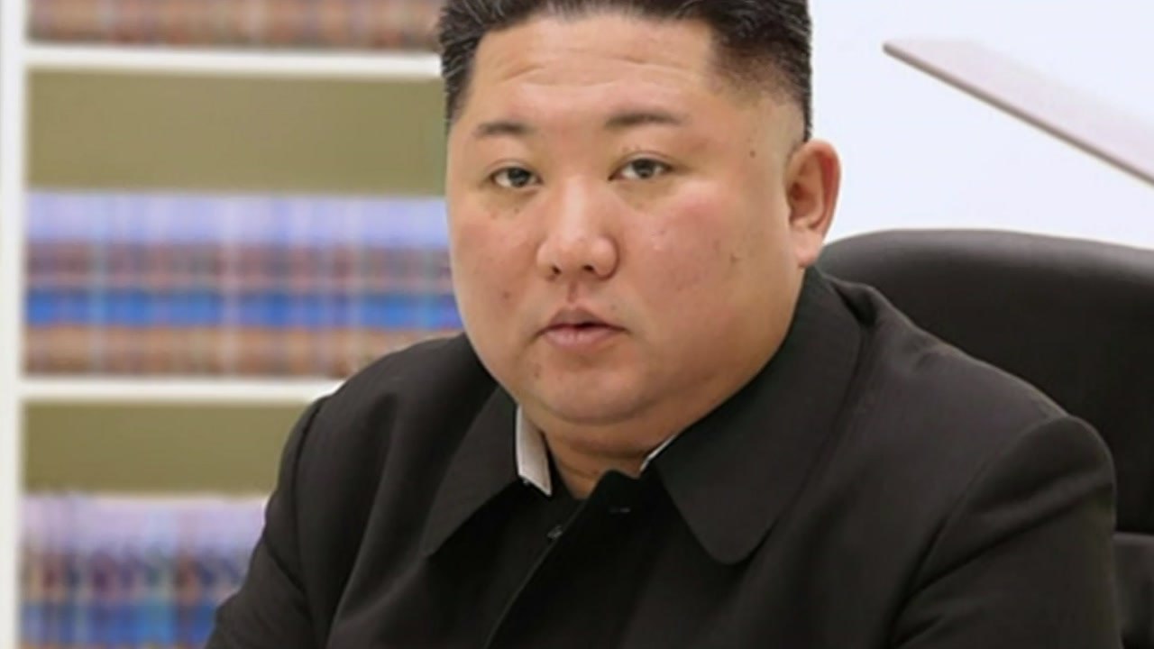 김정은, 신년사 대신 친필 편지...8차 당 대회 메시지 주목 / YTN