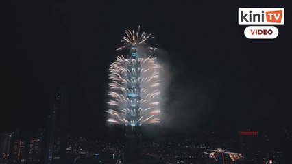 Persembahan bunga api hebat menerangi langit Taipei pada Malam Tahun Baru
