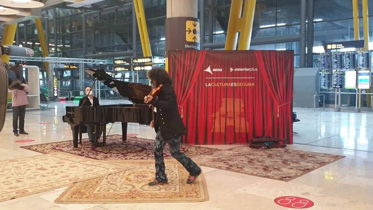 Ara Malikian presenta su disco 'Petit Garage' en Barajas