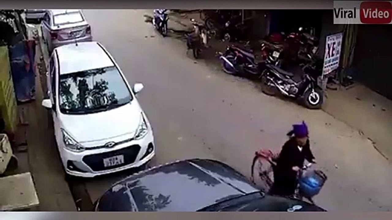 LADIES ARE THE CRAZIEST DRIVER ?????