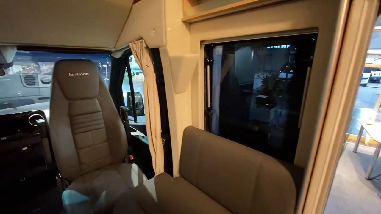 Weltpremiere la strada nova m roomtour caravan salon 2020