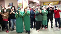 Sağlıkçılara duygulandıran mesaj | Video